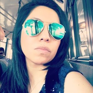 Meet your Posher, Lidia